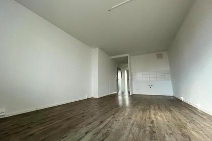 Großzügiges Wohngefühl auf 2 Zimmern – stilvolle Flügeltüren inklusive - Chemnitz Kapellenberg