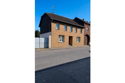 Provisionsfreies Einfamilienhaus mit privatem Innenhof und Garten - Erkelenz