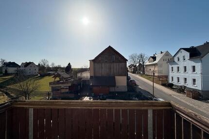 Neu renovierte 2 Zimmer Dachgeschosswohnung - Glauchau