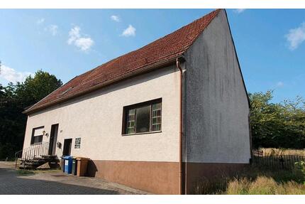 Sanierungsbedürftiges Bauernhaus mit Stall und Scheune - Pirmasens