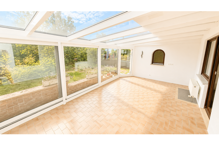 Haus zum Mieten in Oberschleißheim 2.700,00 € 150 m²