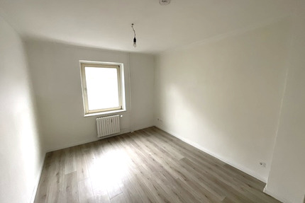 Moderne 2-Zimmer-Wohnung mit großer Küche! - Duisburg Mittelmeiderich