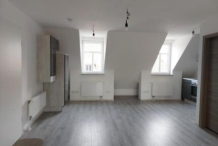 Große Dachgeschosswohnung mit Balkon und offener Raumaufteilung - Rendsburg