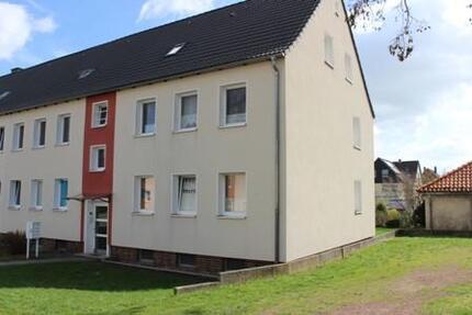 BARSINGHAUSEN AM DEISTER: Gemütliche 2-Zimmer-Dachgeschosswohnung – ca. 43 m² mit Tageslichtbad