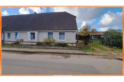 Kleiner Hof mit schönem Garten in ruhiger Lage - Kachelöfen vorhanden - Provisionsfrei - Grapzow