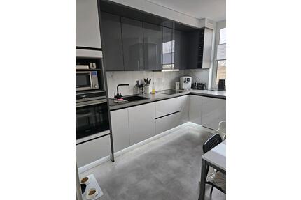 Renovierte 3-Zimmer Wohnung mit 2 Balkonen und Fußbodenheizung - Ratingen Tiefenbroich