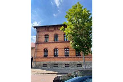 Haus zum Kaufen in Nienburg 240.000,00 € 222 m²