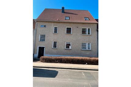 Sanierungsbedürftiges Mehrfamilienhaus in 17335 Strasburg - Berlin Mitte