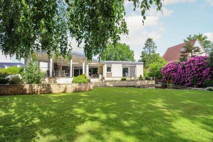 Beispielloser Bungalow mit traumhaften Garten, Teich und Pavillon mit Outdoor-Küche - Delmenhorst Iprump/Varrelgraben