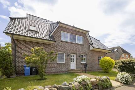 Leben in Zingst auf dem Darß: Lichtverwöhntes, geräumiges Einfamilienhaus inkl. 2 WE