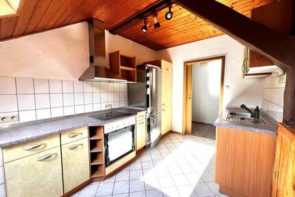 Neu renovierte 3-Zimmer-Wohnung im Dachgeschoss - Aue-Bad Schlema