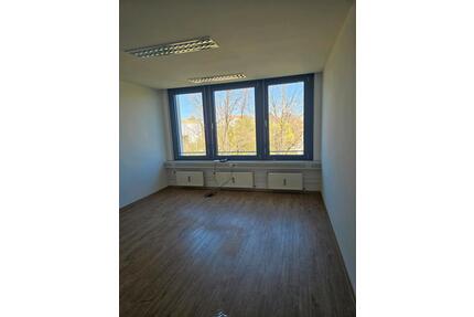 Schönes Büro in Germering - 220,00&nbsp;EUR Kaltmiete, ca.&nbsp; 10,00&nbsp;m&sup2; in Puchheim (PLZ: 82178)