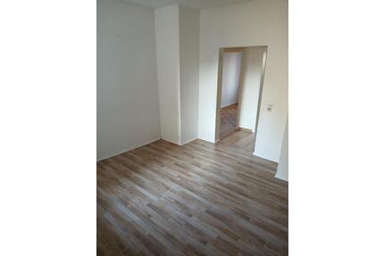 Renovierungsbedürftige 4,5-Zimmer Wohnung mit 87 m² in Göppingen