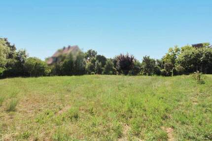 Schönes Grundstück in ruhiger Lage - mit zusätzlicher Garagenfläche - Roßtal Großweismannsdorf