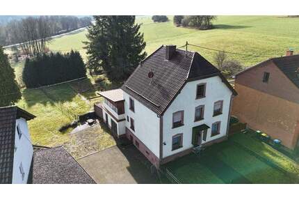 Wohnhaus mit 3860 m2 Grundstück in ruhiger Lage - Wadern Noswendel