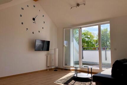 Möbliertes 2-Zimmer-Apartment mit Balkon & Stellplatz - Ingolstadt Friedrichshofen-Hollerstauden