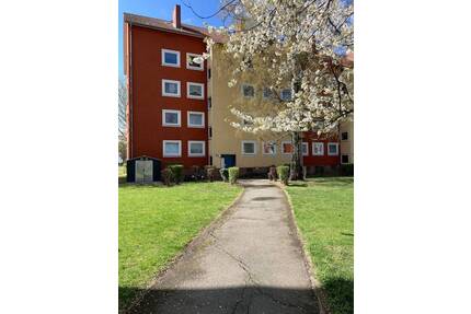 Stilvoll wohnen: Erdgeschoss, saniert, Balkon - Perfekt für Paare - Salzgitter Lebenstedt