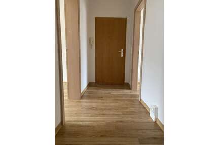 Wohnung zum Mieten in Oschersleben 350,00 € 65.92 m²