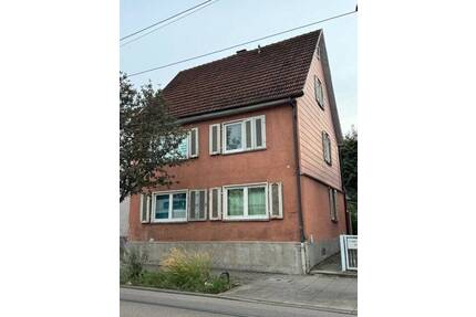 Freistehendes Mehrfamilienhaus - 590.000,00&nbsp;EUR Kaufpreis, ca.&nbsp; 132,00&nbsp;m&sup2;&nbsp;Wohnfl&auml;che in Stuttgart (PLZ: 70439) Stammheim