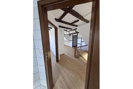 Wohnung zum Mieten in Solingen 1.090,00 € 127 m²