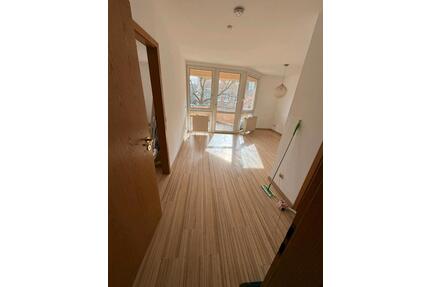 2 Raum Wohnung mit Balkon an der Elbe - Schönebeck (Elbe)