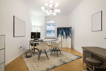 Haus zum Mieten in München 5.138,76 € 233.58 m²
