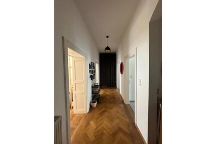 Charmanter Altbau mit Balkon zum Innenhof - 3 Zimmer, 80qm - München Au-Haidhausen
