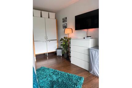 Helle Wohnung mit Balkon, Küche, Aufzug und separatem Abstellraum - Homburg
