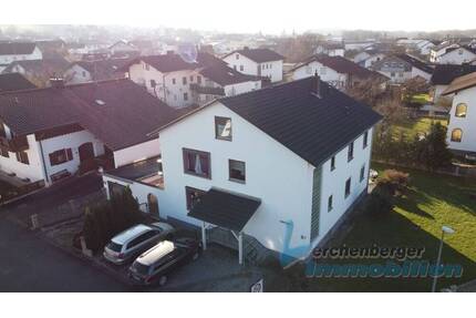 ***Geräumiges Zweifamilienhaus mit herrlichem Garten in Mamming***