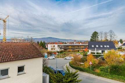 Haus zum Kaufen in Schwalbach 1.299.000,00 € 182 m²