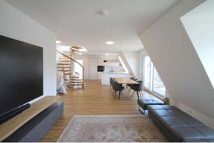 Wohnung zum Mieten in Augsburg 3.070,00 € 157.6 m²