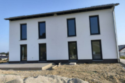 Moderne Doppelhaushälfte in Eichendorf – hochwertig & energiesparend