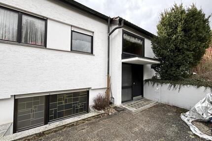 Helle 3-Zimmer-Wohnung mit neuem Boden & sonnigem West-Balkon - Allmersbach im Tal