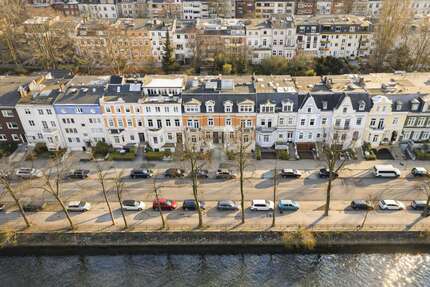 Haus zum Kaufen in Hamburg 2.450.000,00 € 395 m²