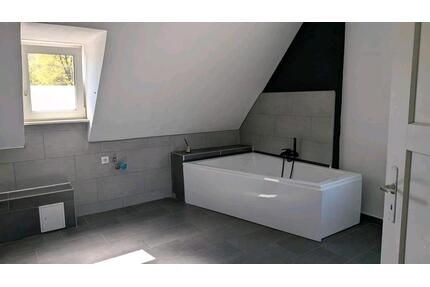 Geräumige Wohnung 100m2 mit Dachboden 70m2 zu vermieten - Schwarzenbach am Wald