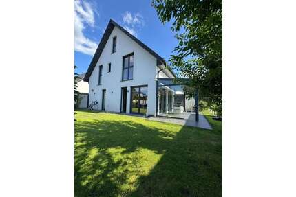 Haus zum Kaufen in Elmshorn 670.000,00 € 132.72 m²