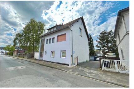 3-Zimmer-WG im Dachgeschoss mit Balkon (2. OG) 74 m² in Solingen