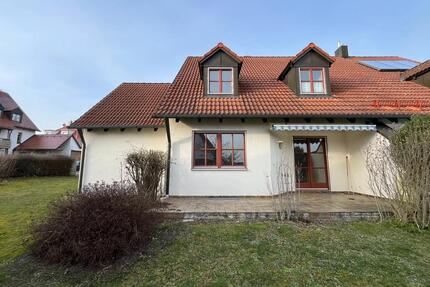 Neu renovierte Doppelhaushälfte mit 5 Zimmern in Röhrmoos