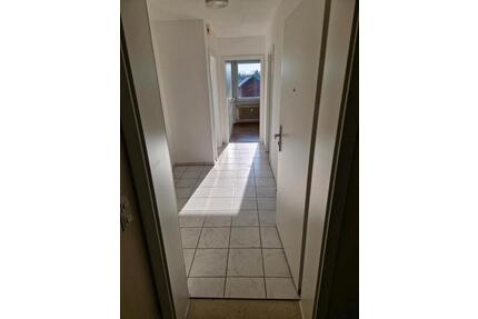 Dachgeschosswohnung - 480,00&nbsp;EUR Kaltmiete, ca.&nbsp; 60,00&nbsp;m&sup2; in Gütersloh (PLZ: 33334) Isselhorst