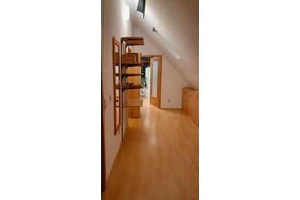 Dachgeschosswohnung frei - 680,00&nbsp;EUR Kaltmiete, ca.&nbsp; 50,00&nbsp;m&sup2; in Dresden (PLZ: 01109) Klotzsche