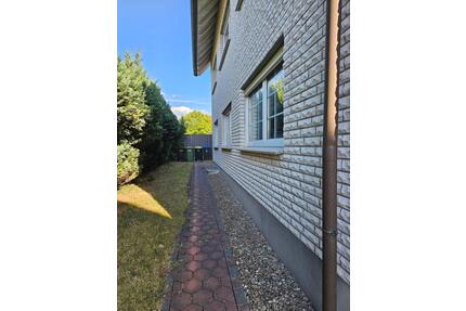 Detmold-Loßbruch - schöne, helle, Single 2ZKB-Wohnung im 1.OG