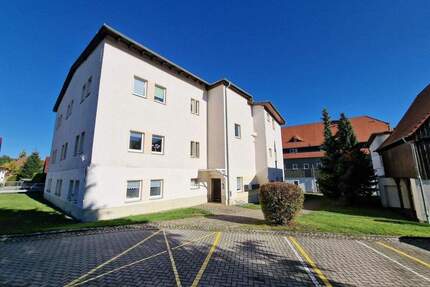 großzügige, helle 2-Zimmerwohnung nach Teilsanierung zu vermieten. - Eibau