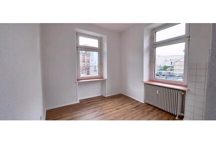 Frisch renovierte helle 2 Zimmer Wohnung im 1. OG Nähe Altstadt - Kaiserslautern Betzenberg