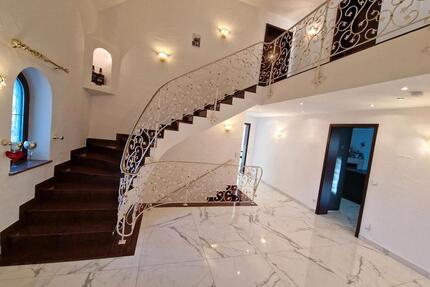 Einfamilienhaus Villa - 1.190.000,00&nbsp;EUR Kaufpreis, ca.&nbsp; 326,00&nbsp;m&sup2; in Illertissen (PLZ: 89257)