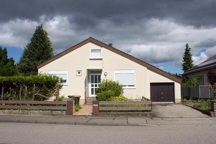 Einfamilienhaus mit großem sonnigem Garten am Röttererberg - Rastatt