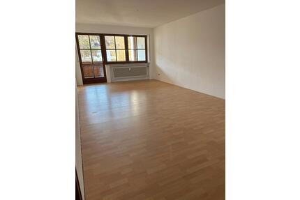 3 Zimmer Wohnung mit großem Balkon - Neuötting