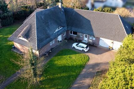 Exklusives Wohnhaus mit Praxis auf großem Grundstück in Lemförde