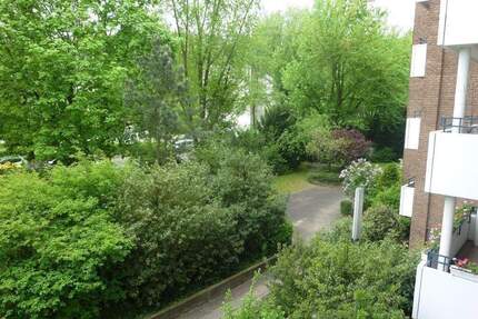 Mörsenbroich-Nähe Zoopark: schicke 2 Zi.Whg. 68 m², neues Bad, EBK , gr.Sonnenbalkon,Lift, TG-Stellplatz - Düsseldorf