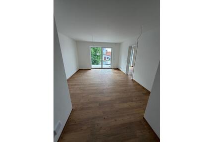 Erstbezug mit Balkon - Moderne 2-Zimmerwohnung in Neumarkt - Neumarkt in der Oberpfalz Altenhof