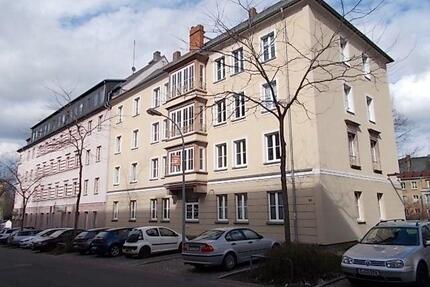 Großzügige 2-Zimmer mit Laminat und Wannenbad in guter Lage - Chemnitz Bernsdorf